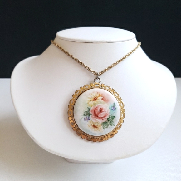 Vintage Large Porcelain Floral Pendant Necklace - Picture 10 of 12
